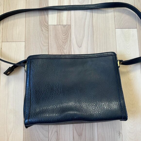 Vintage Cornell Crossbody Bag – Elegant Black Faux Leather - Picture 7 of 8